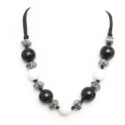 Necklace "Black & White"